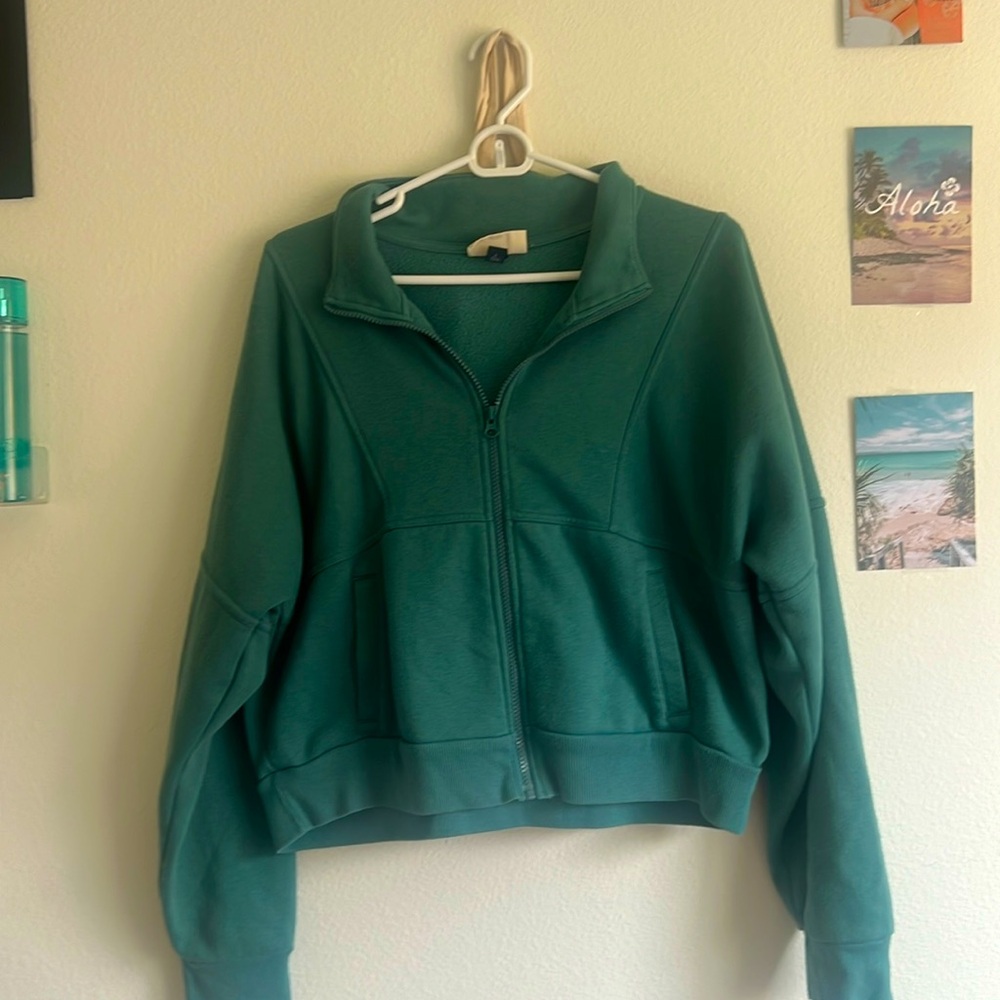 Universal Threads, Large Green Full Zip Up.
